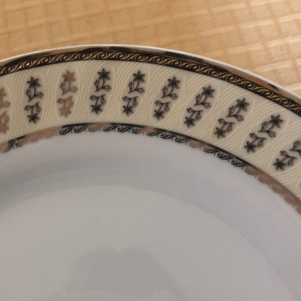 6 serving plates - Picture 2 of 3